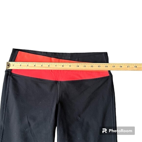 Lululemon Black Reversible Groove Crop Straight Leg Training Pants. Size 8 - Picture 6 of 8